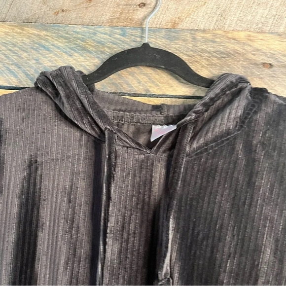 No Boundaries Black Velour Cropped Pullover Size XXXL - Picture 3 of 8